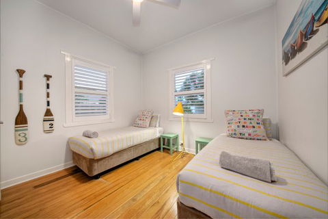 A Summer Cottage - Accommodation Newcastle 411